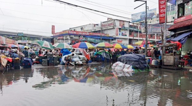 Waterlogging in the capital due to continuous rain, city dwellers suffer from traffic jams; DMP issues warning