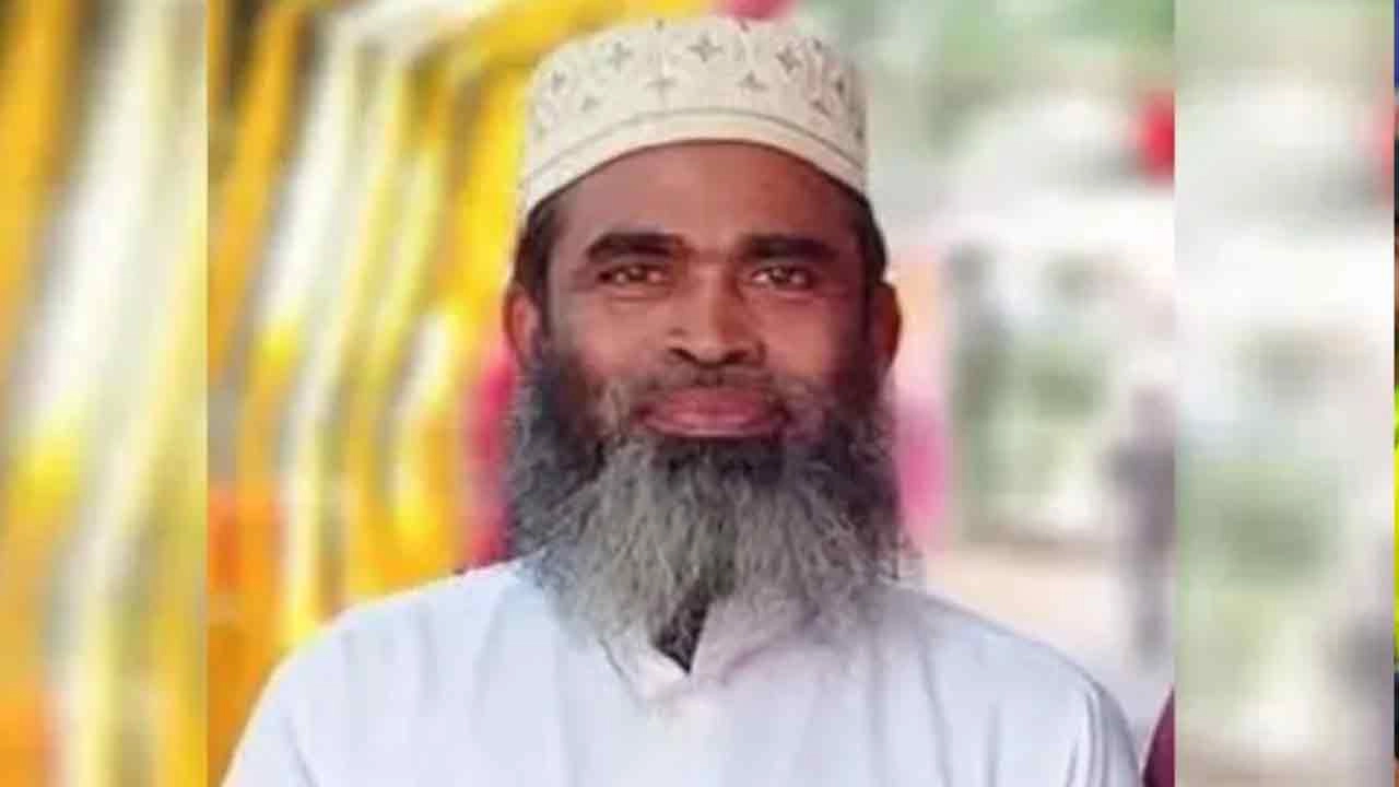আজান দেয়ার সময় মৃত্যুর কোলে ঢলে পড়লেন ইমাম