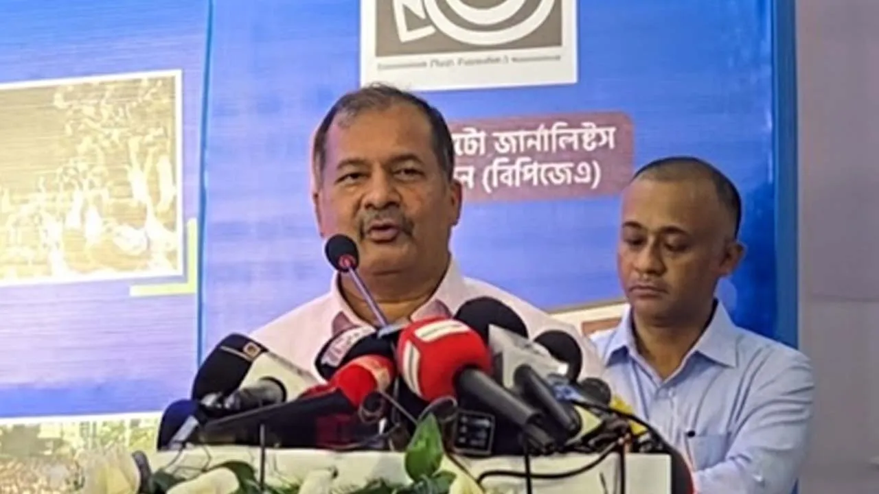 দেশ গড়ার এখনই সময়, অযথা অস্থিরতা বরদাশত করা হবে না: তথ্যমন্ত্রী