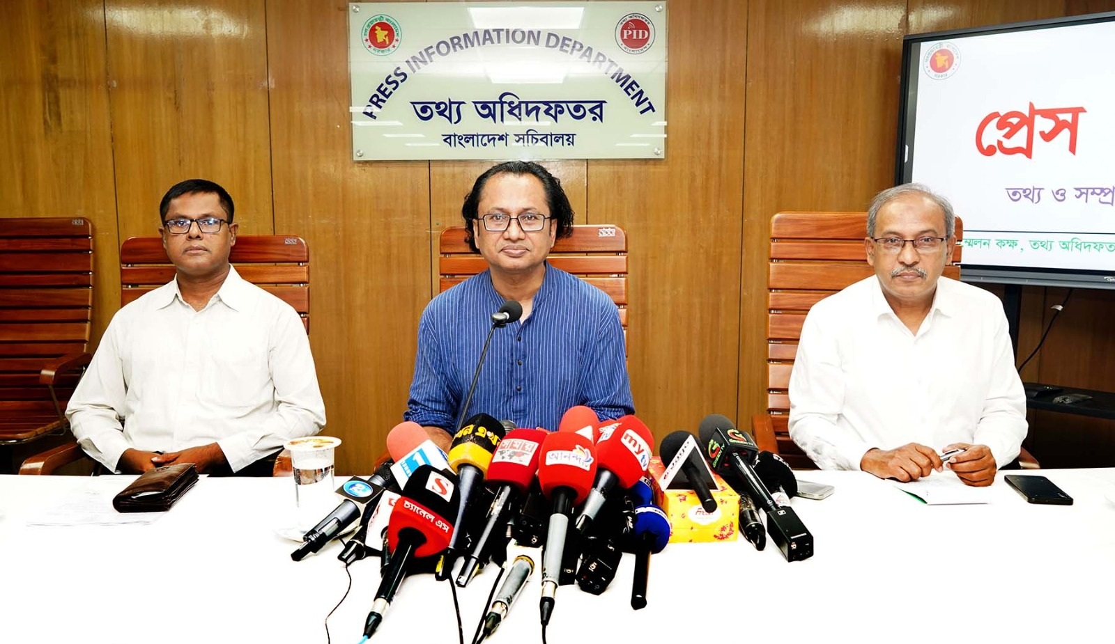 পারফর্ম করতে না পারলে মন্ত্রিসভায় পরিবর্তন আনবেন প্রধানমন্ত্রী: তথ্য উপদেষ্টা