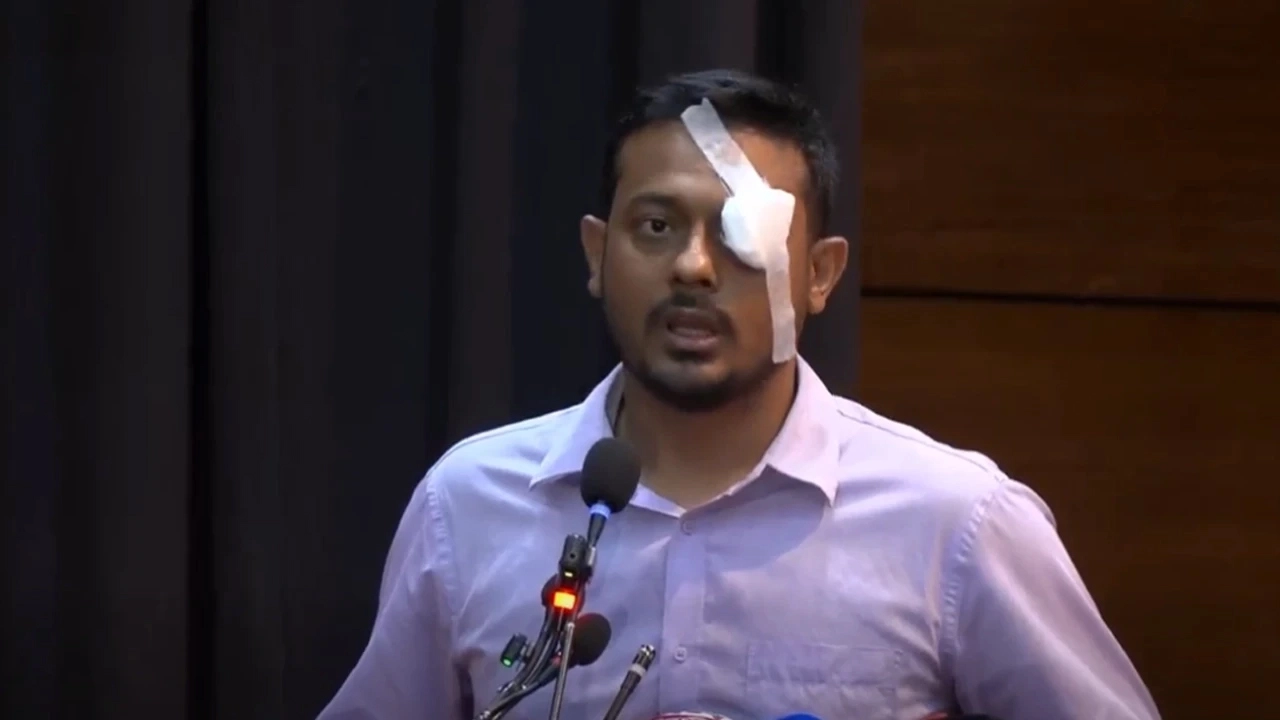 Nasiruddin Patwari stages protest with bandaged eyes, explains reason