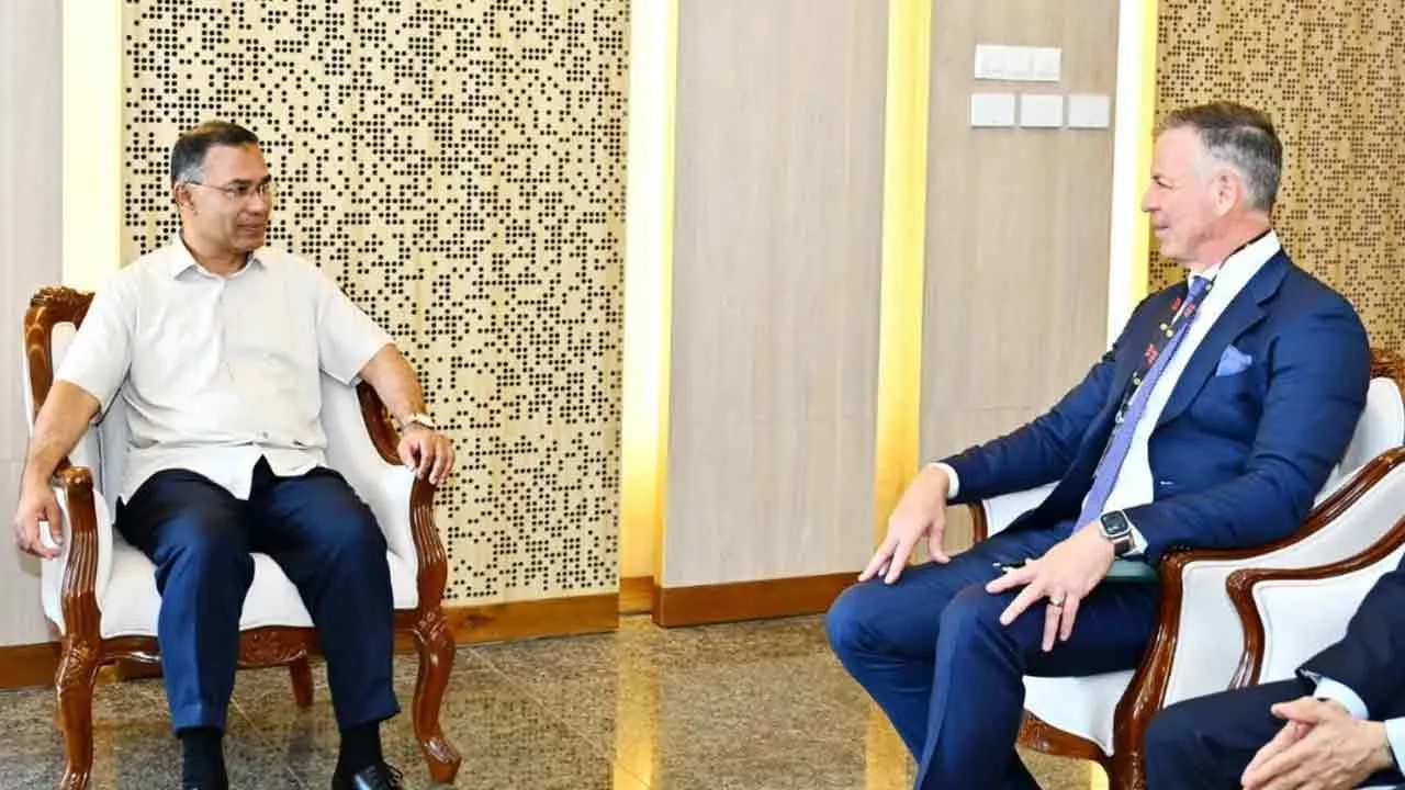 প্রধানমন্ত্রীর সঙ্গে ভিসার এশিয়া প্যাসিফিক প্রেসিডেন্টের সৌজন্য সাক্ষাৎ