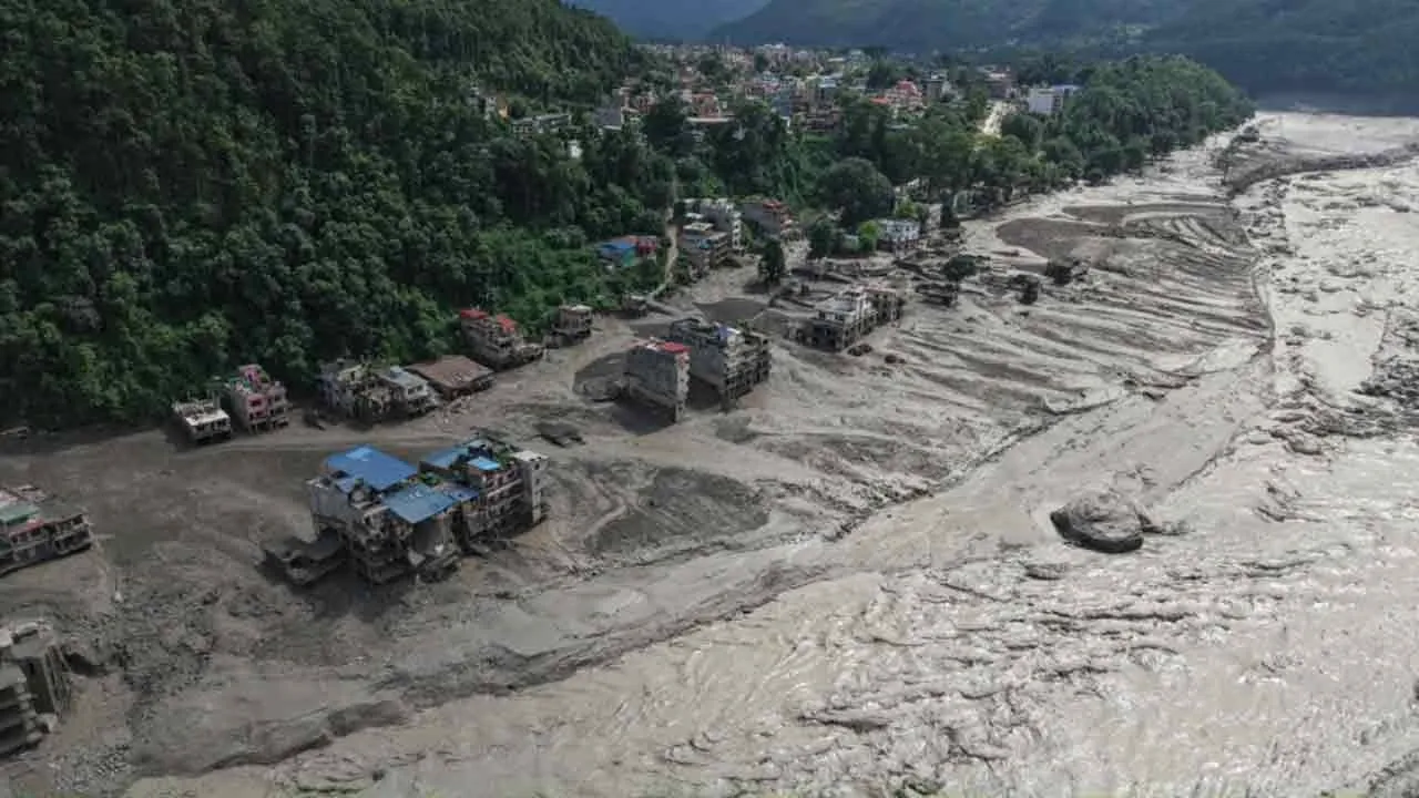 নেপালে পাহাড়ি ঢলে নিহত বেড়ে ৪৬৯, নিখোঁজ শত শত পর্যটক