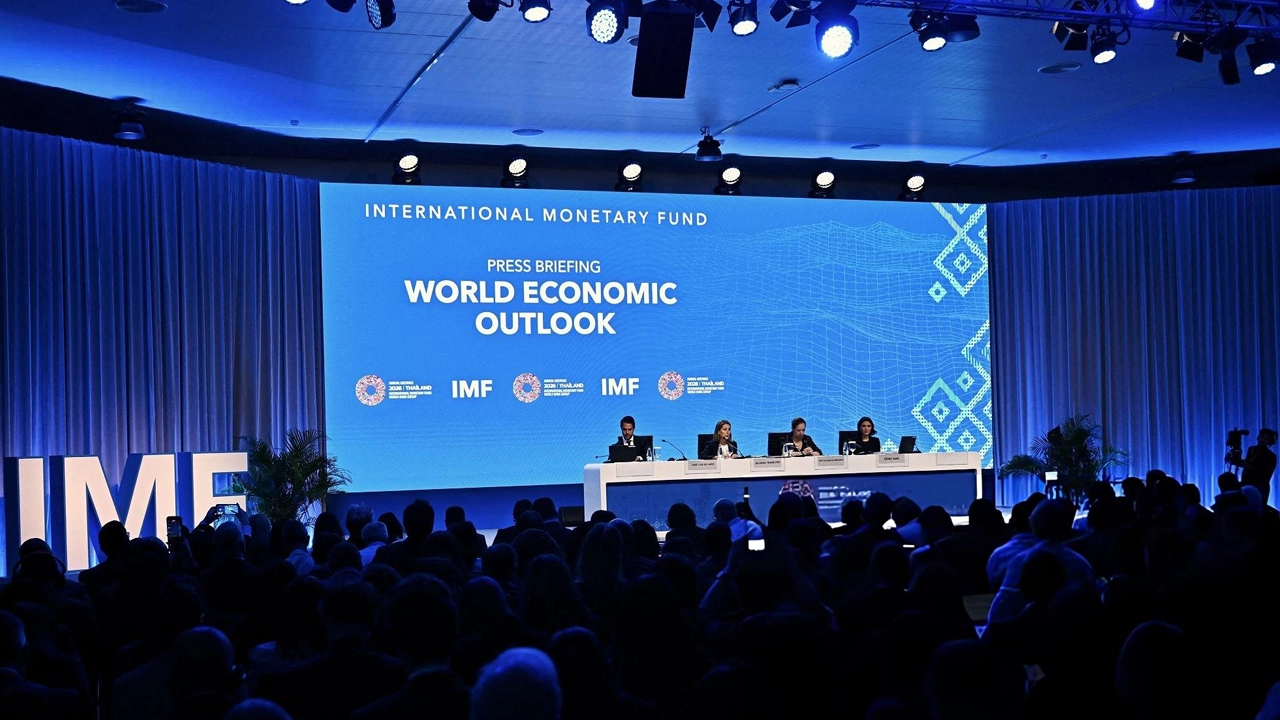 Risk rising in Bangladesh's economy, growth forecast at 3.2 percent in 2027