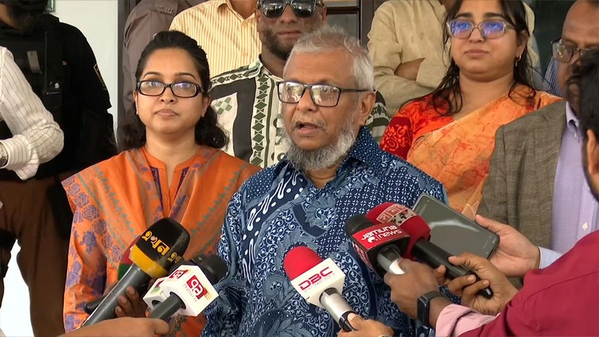 বাংলাদেশের জন্য মালয়েশিয়ার শ্রমবাজার উন্মুক্ত: প্রবাসীকল্যাণ মন্ত্রী