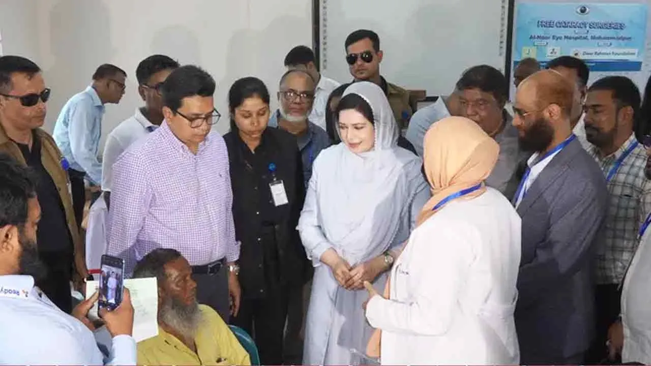 বিনামূল্যে চোখের চিকিৎসা ক্যাম্প পরিদর্শন করলেন জুবাইদা রহমান