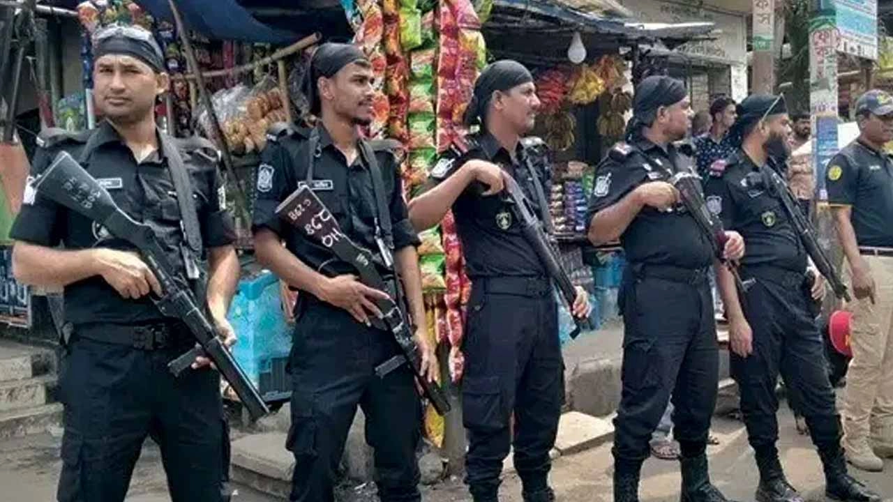 জুলাই শহীদ দিবসে ঢাকাসহ সারাদেশে কঠোর নিরাপত্তা, নাশকতা ঠেকাতে সর্বোচ্চ সতর্কতা