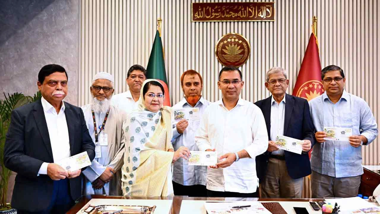 জাতীয় পল্লী উন্নয়ন দিবস উপলক্ষে স্মারক ডাক টিকিট উদ্বোধন