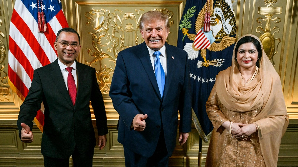ট্রাম্পের সঙ্গে প্রধানমন্ত্রী তারেক রহমান ও জুবাইদা রহমানের হাস্যোজ্জ্বল ছবি