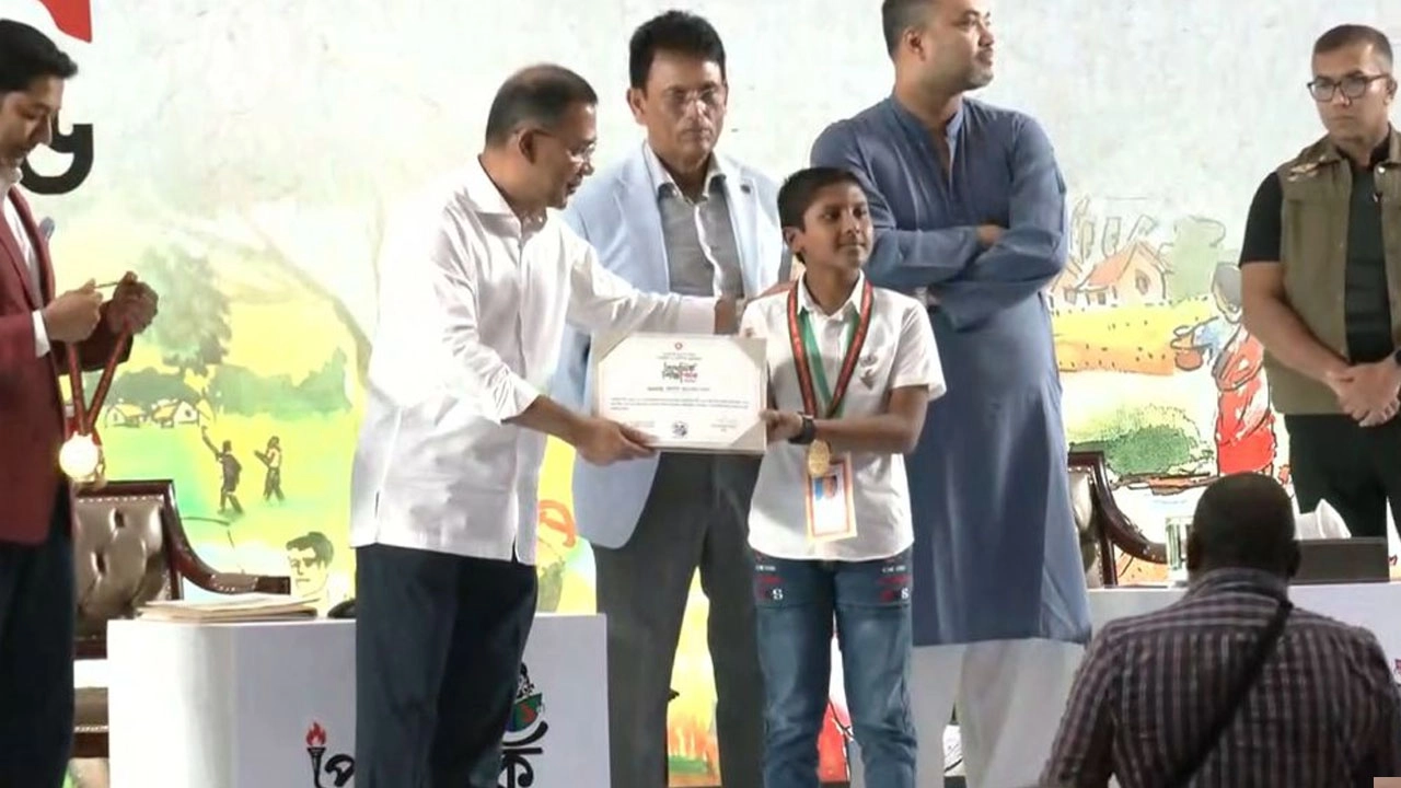 ২১ ক্যাটাগরিতে জাতীয় প্রাথমিক শিক্ষা পদক বিতরণ করলেন প্রধানমন্ত্রী