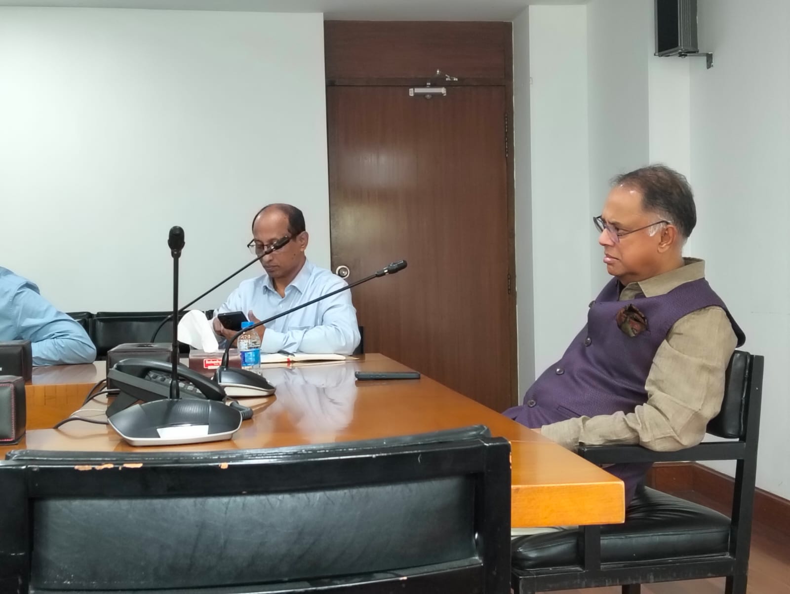 এলপিজির কৃত্রিম সংকট ও অতিরিক্ত দাম খতিয়ে দেখতে ডিসিদের নির্দেশ