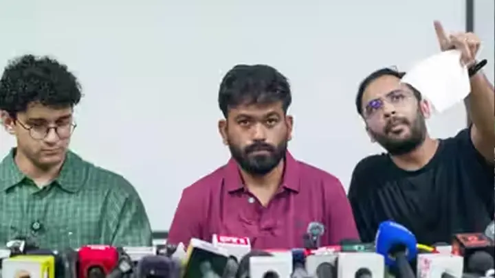 দিল্লিতে বিক্ষোভ ঘিরে অভিজিৎ দীপকে, সৌরভ ও আশুতোষ আটক