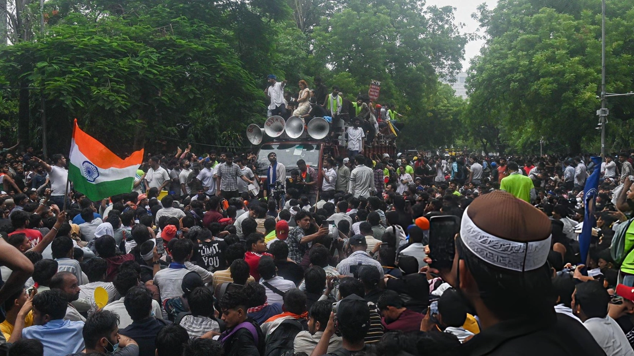 শিক্ষামন্ত্রীর পদত্যাগের দাবিতে দ্বিতীয় দিনেও যন্তর মন্তরে আন্দোলন