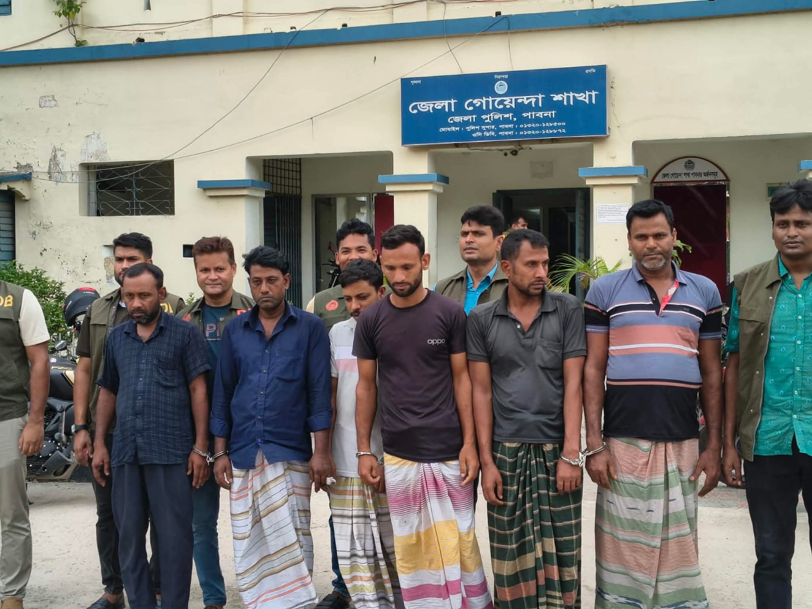 6 members of transformer theft ring arrested in Pabna, stolen goods recovered