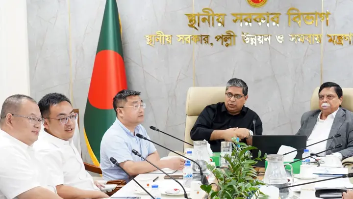 ডিএসসিসির বর্জ্য থেকে ৪৫ মেগাওয়াট বিদ্যুৎ উৎপাদনে চীনা প্রতিষ্ঠানের সঙ্গে বৈঠক