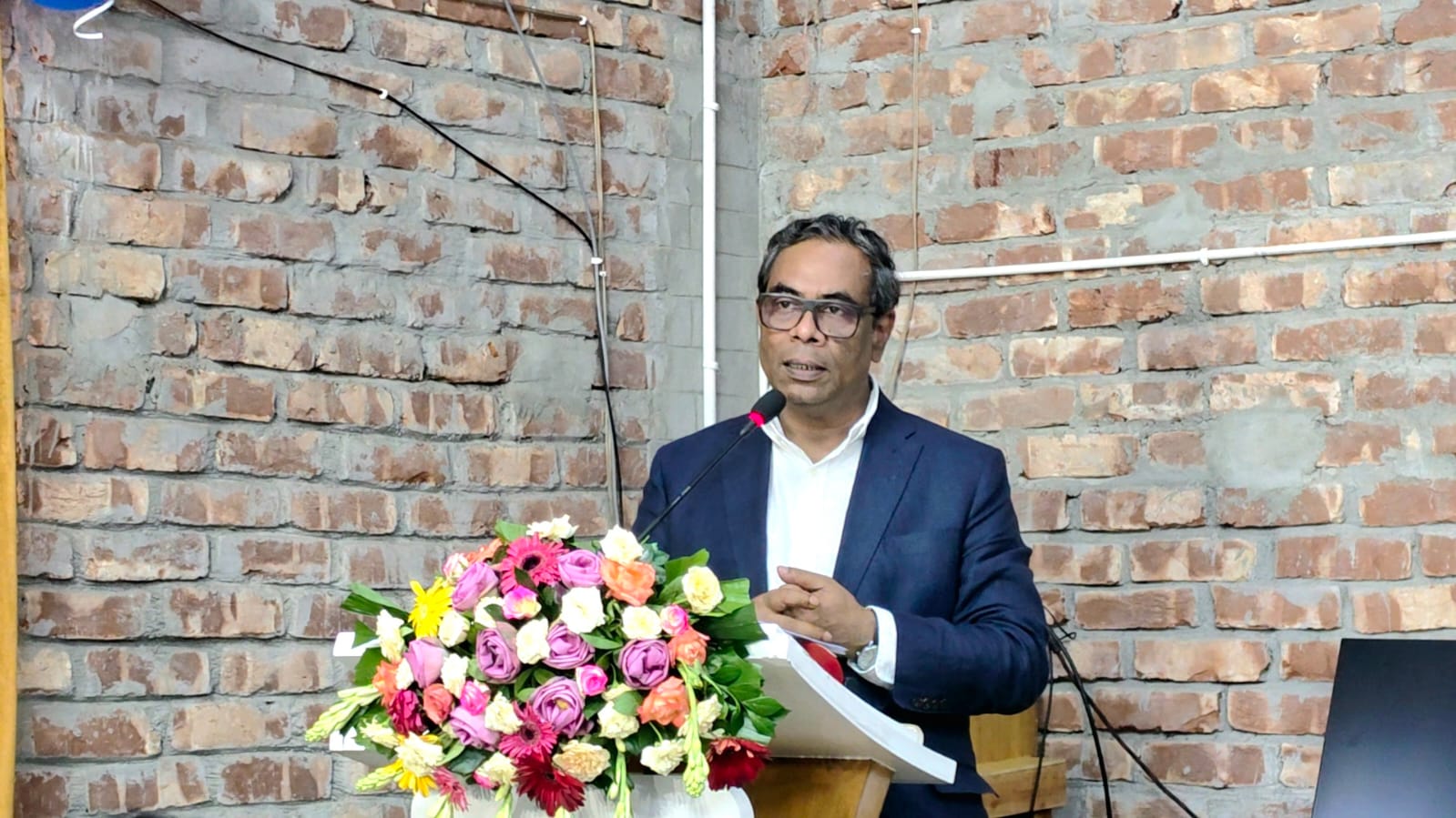 ভেন্টিলেটর বা আইসিইউ দিয়ে নয়, হাম ঠেকাতে টিকাই একমাত্র পথ: স্বাস্থ্য প্রতিমন্ত্রী