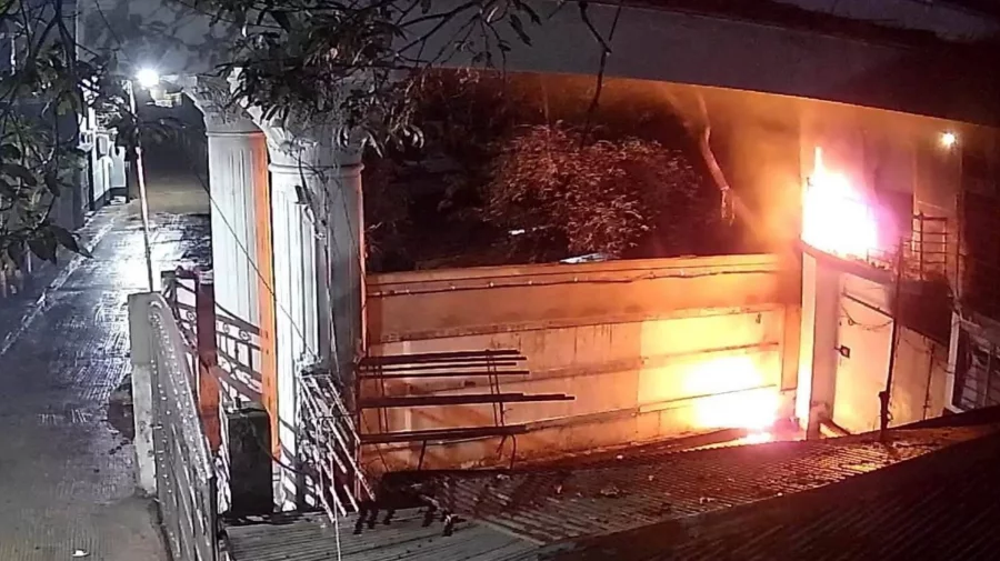 চট্টগ্রামে সাবেক শিক্ষামন্ত্রী নওফেলের বাসায় হামলা ও অগ্নিসংযোগ