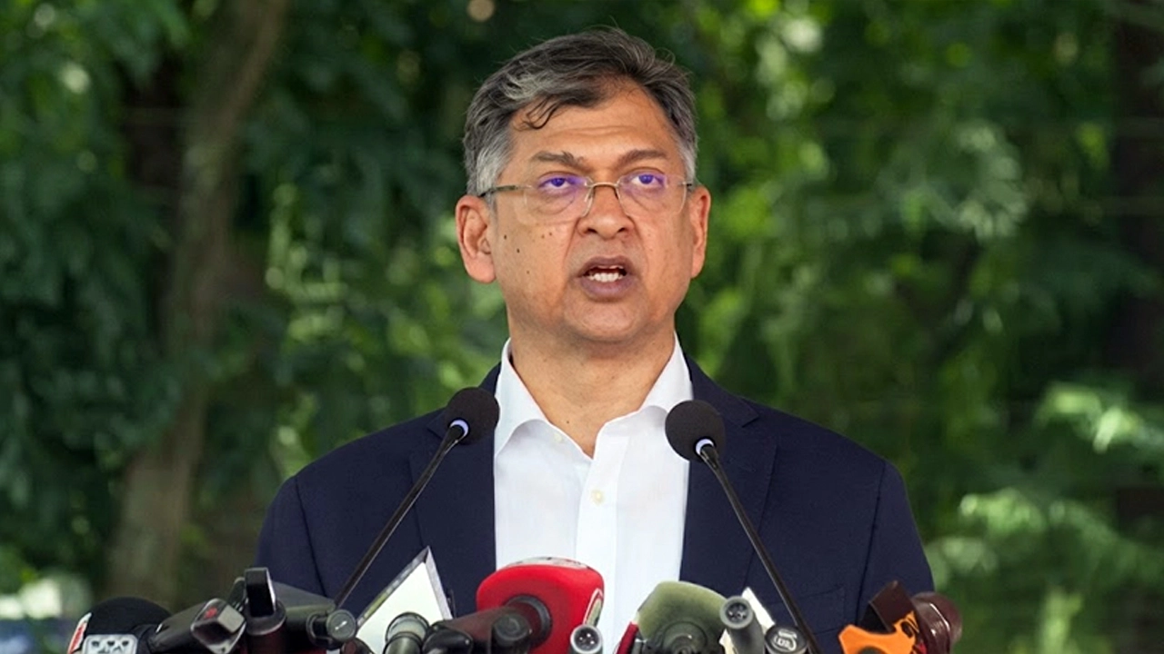 18th Amendment Will Be Historic in Fulfilling the Aspirations of the July Uprising: Home Minister