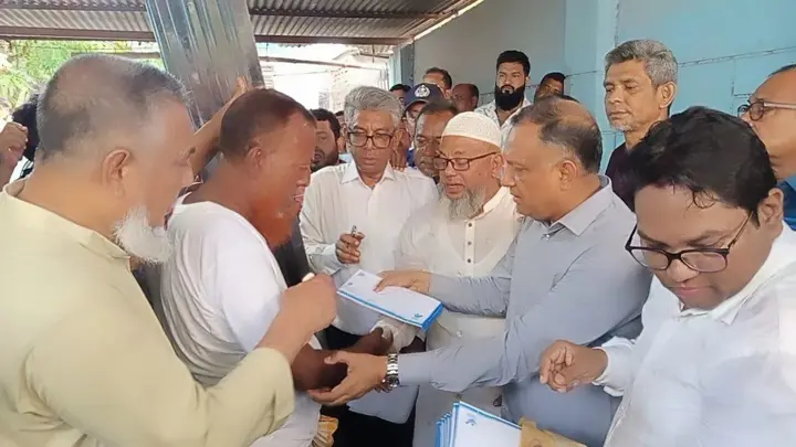 Corrugated tin, cash assistance for fire victims in Bhairab