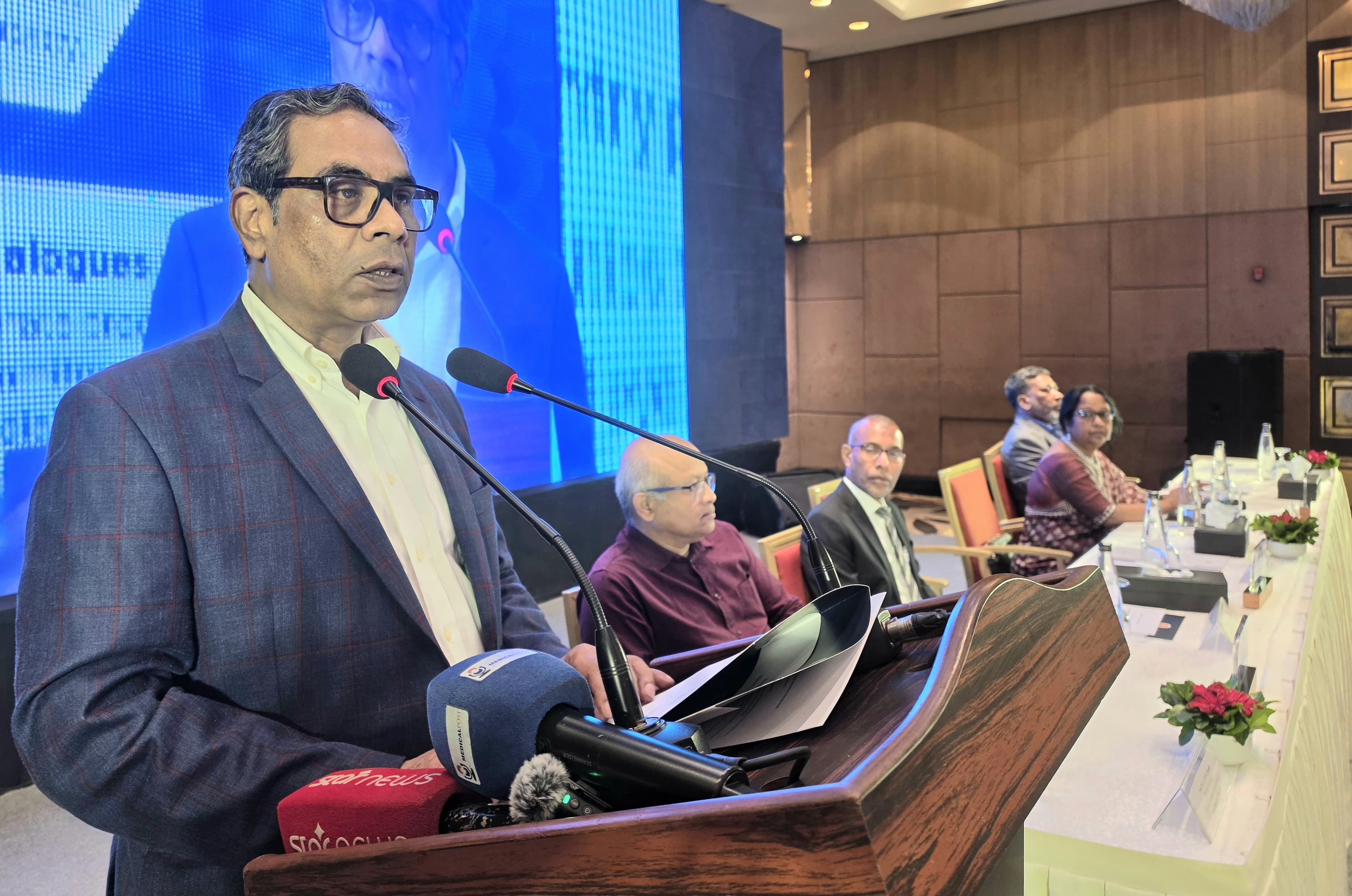 উপজেলাতেই মিলবে উন্নত চোখের চিকিৎসা, আসছে জাতীয় আই কেয়ার পরিকল্পনা