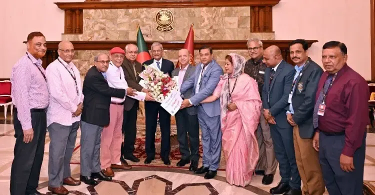 গণতন্ত্রকে বাঁচাতে হলে গণমাধ্যমকেও বাঁচাতে হবে: রাষ্ট্রপতি