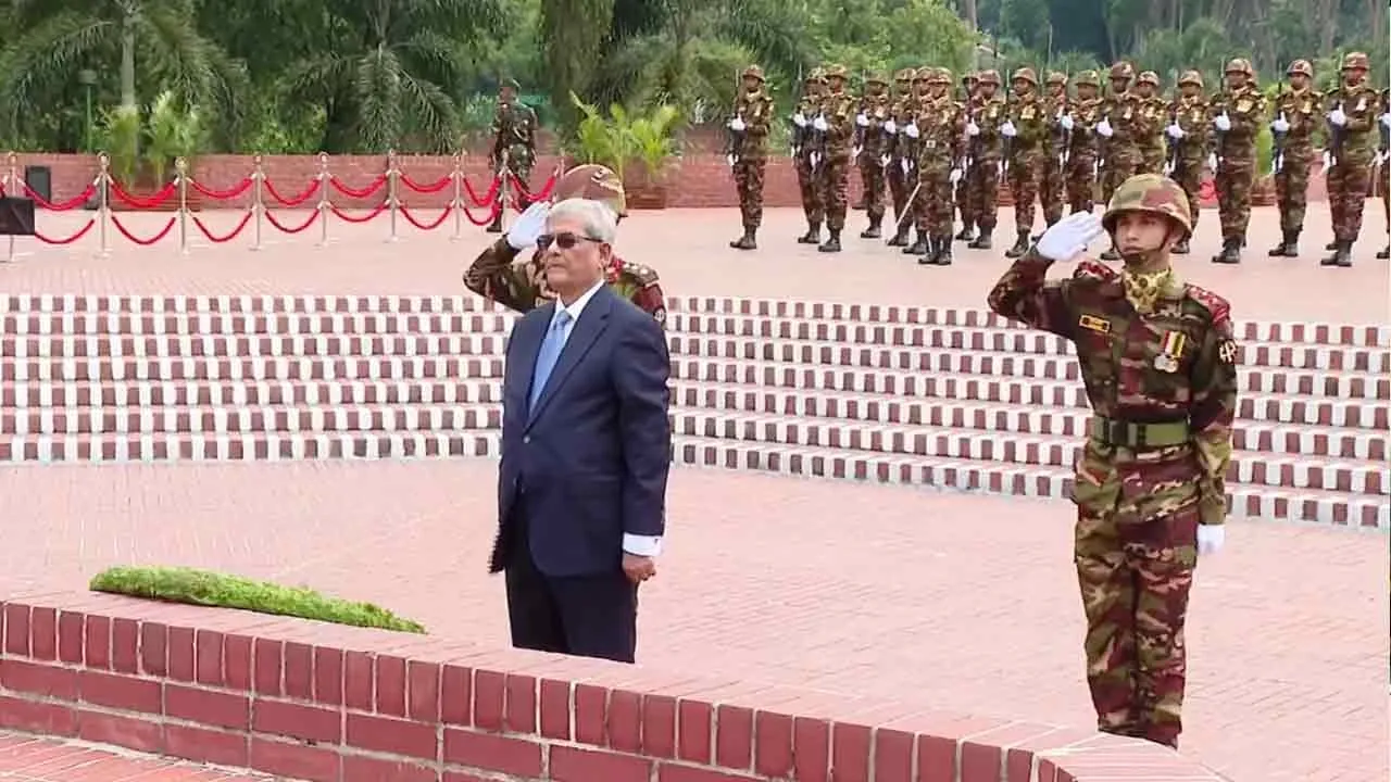 জাতীয় স্মৃতিসৌধে রাষ্ট্রপতি মির্জা ফখরুলের শ্রদ্ধা