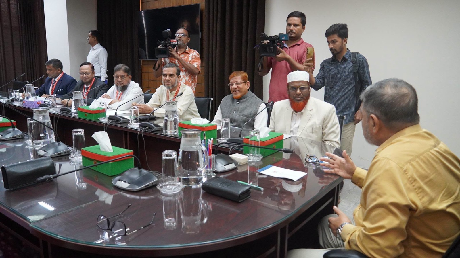 নির্বাচন কমিশনের সাথে জামায়াত নেতৃবৃন্দের বৈঠক