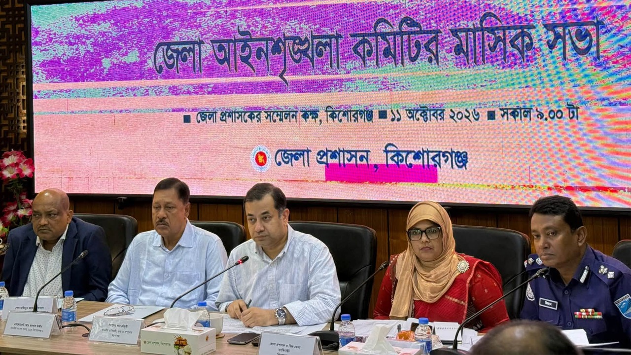 পূজামণ্ডপের নিরাপত্তায় সর্বোচ্চ সতর্ক থাকার নির্দেশ তথ্য প্রতিমন্ত্রীর