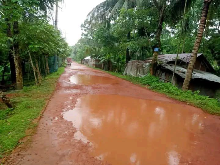 Road repair work worth Tk 12 crore halted in Mathbaria, extreme public suffering