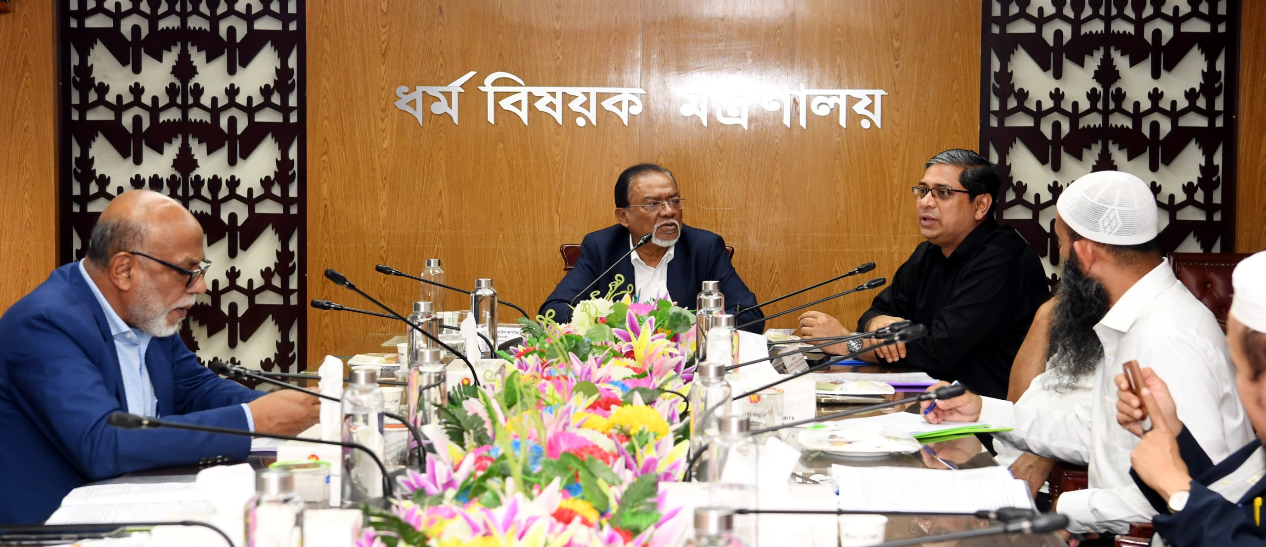 চলতি অর্থ বছরে ২ লক্ষ ৫৬ হাজার ৭৪ জন ইমাম, মুয়াজ্জিন, খাদেম ও অন্যান্য উপাসনালয়ের ব্যক্তিবর্গ পাবেন মাসিক সম্মানি: জনপ্রশাসন উপদেষ্টা