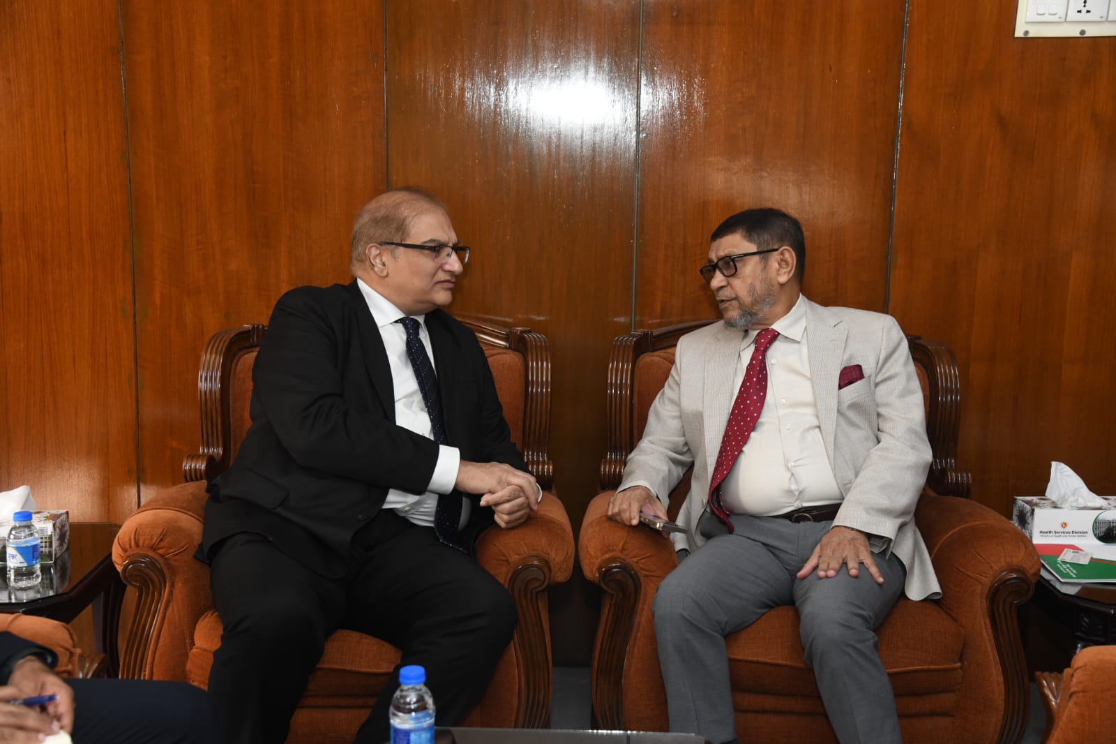 স্বাস্থ্যমন্ত্রীর সঙ্গে পাকিস্তান হাইকমিশনারের সাক্ষাৎ