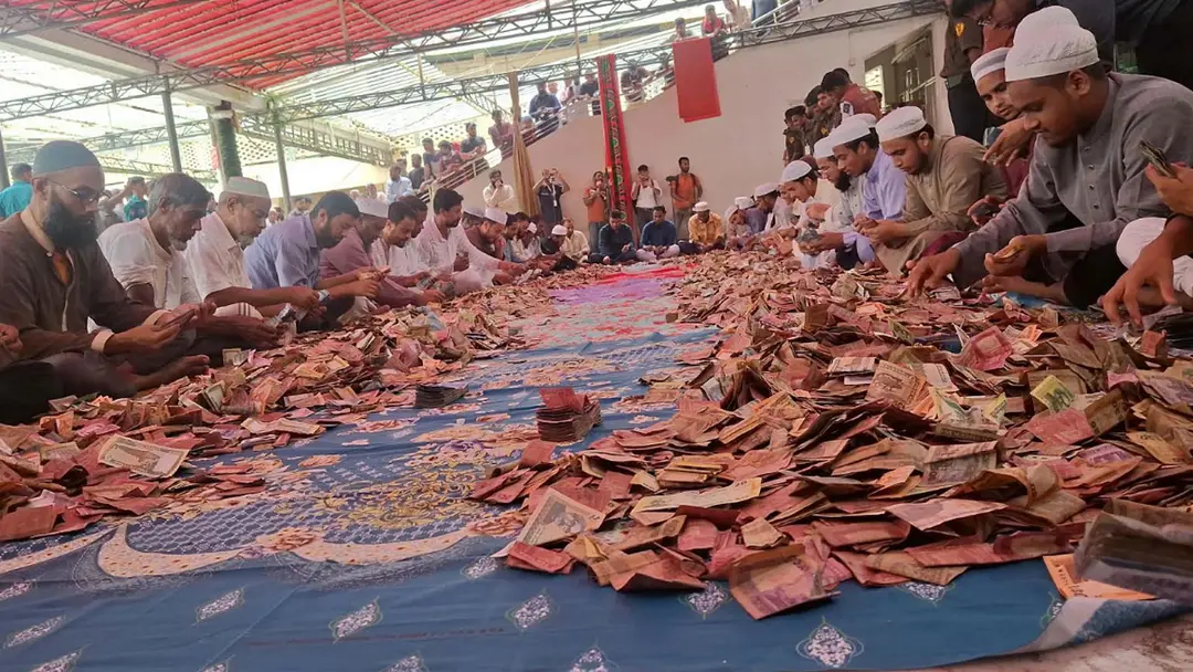 দ্বিতীয়বার প্রকাশ্যে খোলা হলো শাহজালাল (রহ.) মাজারের দানবাক্স