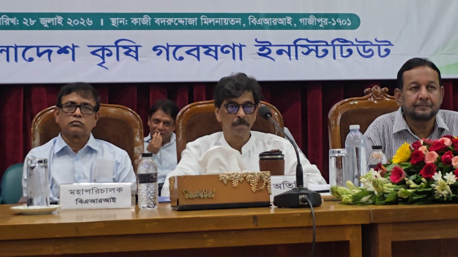 No fertilizer shortage, strict action against those creating artificial crisis: Agriculture Minister
