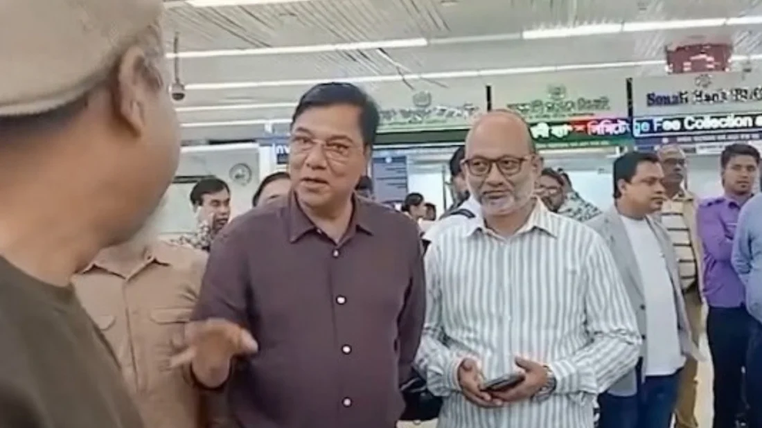 হঠাৎ শাহজালাল বিমানবন্দর পরিদর্শনে বিমানমন্ত্রী, ট্রলি বাড়ানোর নির্দেশ