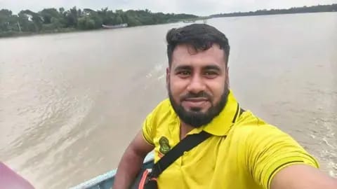 পদ্মায় ট্রলার দুর্ঘটনায় নিখোঁজ রকির সন্ধান মেলেনি
