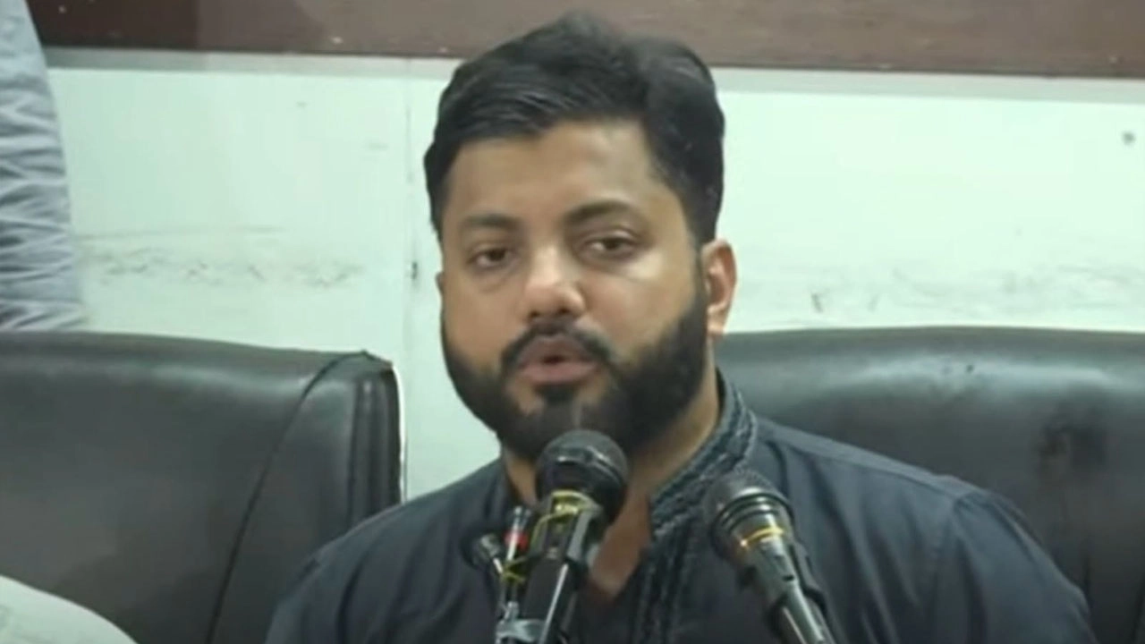 প্রতিমন্ত্রীর পদ থেকে পদত্যাগ করলেন ইশরাক হোসেন