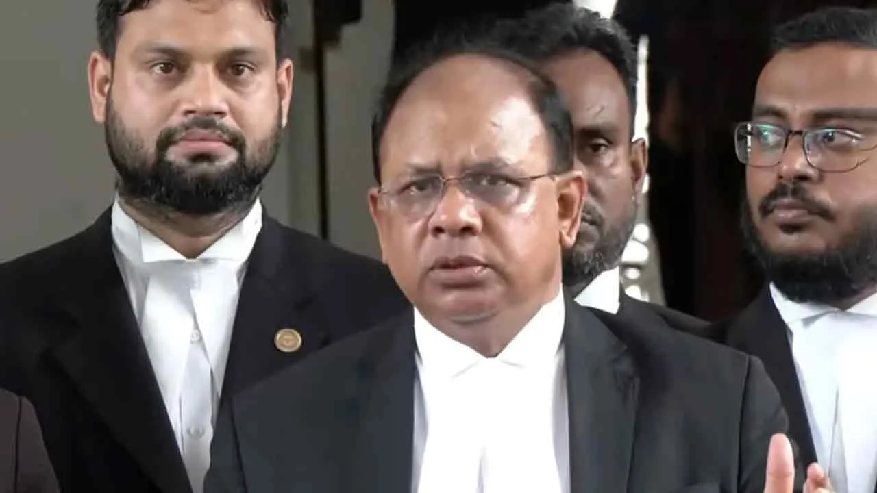 ‘শেখ হাসিনা কোন স্ট্যাটাসে ভারতে আছেন জানে না বাংলাদেশ’