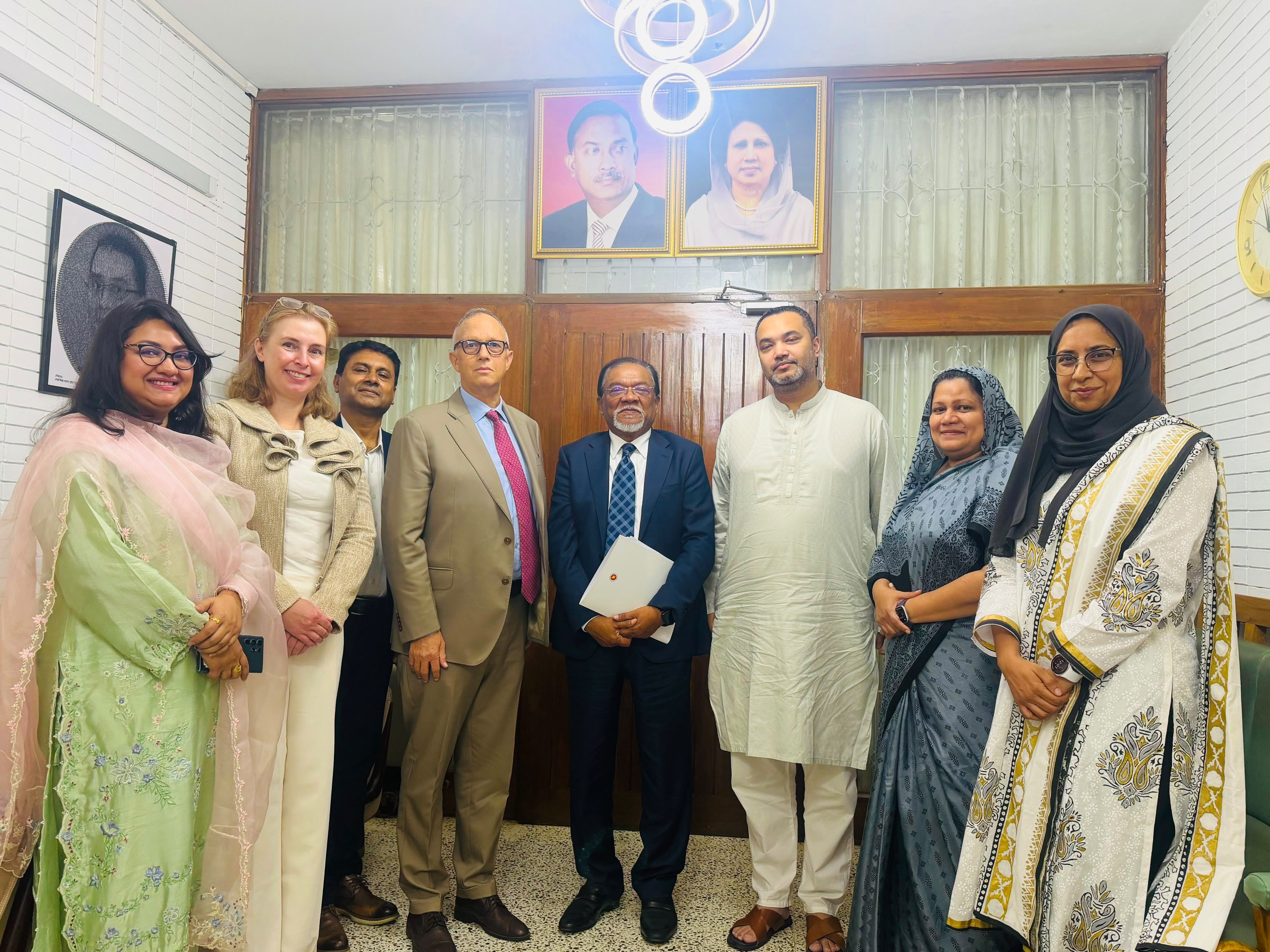 গণতান্ত্রিক অগ্রযাত্রা নিয়ে বিএনপির সাথে আইআরআই বৈঠক